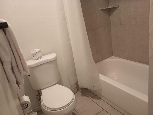 Cedar Inn & Suites image 26